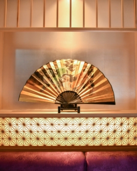 大扇子（右）